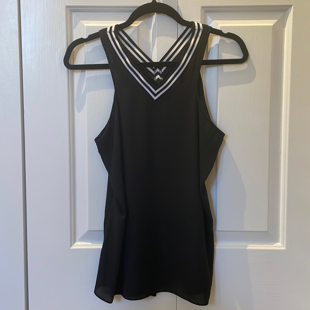 EUC Express V Neck Cross Back Sleeveless Top